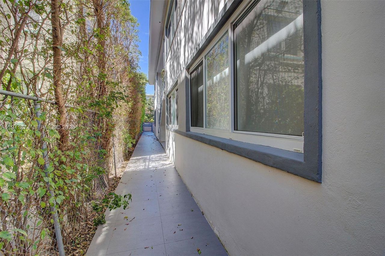 1035 Euclid Ave, Unit 25, Miami Beach, FL 33139 Photo