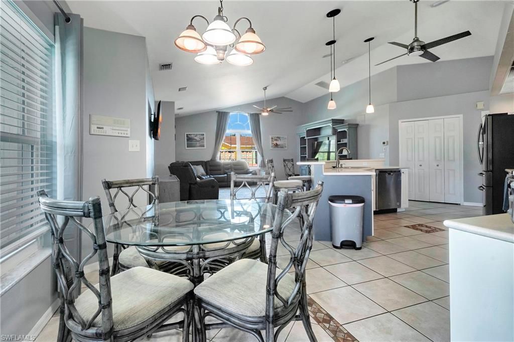 2128 SW 8th Ct, Cape Coral, FL 33991 Photo