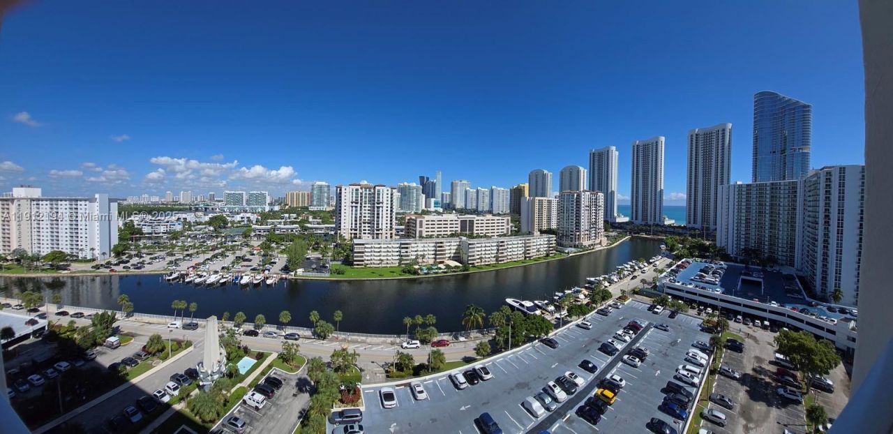 300 Bayview Dr, Unit 1611, Sunny Isles Beach, FL 33160 Photo