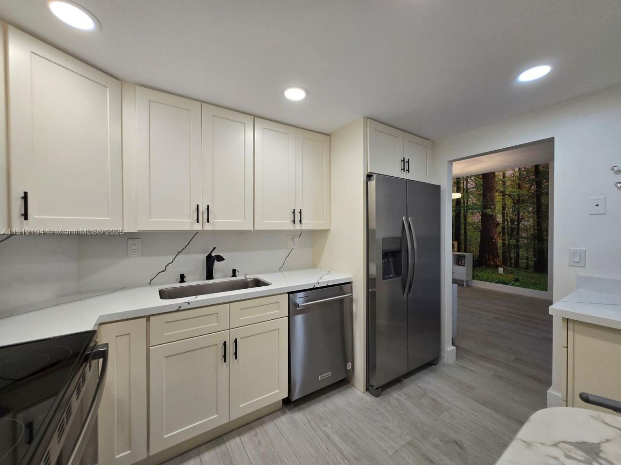 300 Bayview Dr, Unit 1611, Sunny Isles Beach, FL 33160 Photo