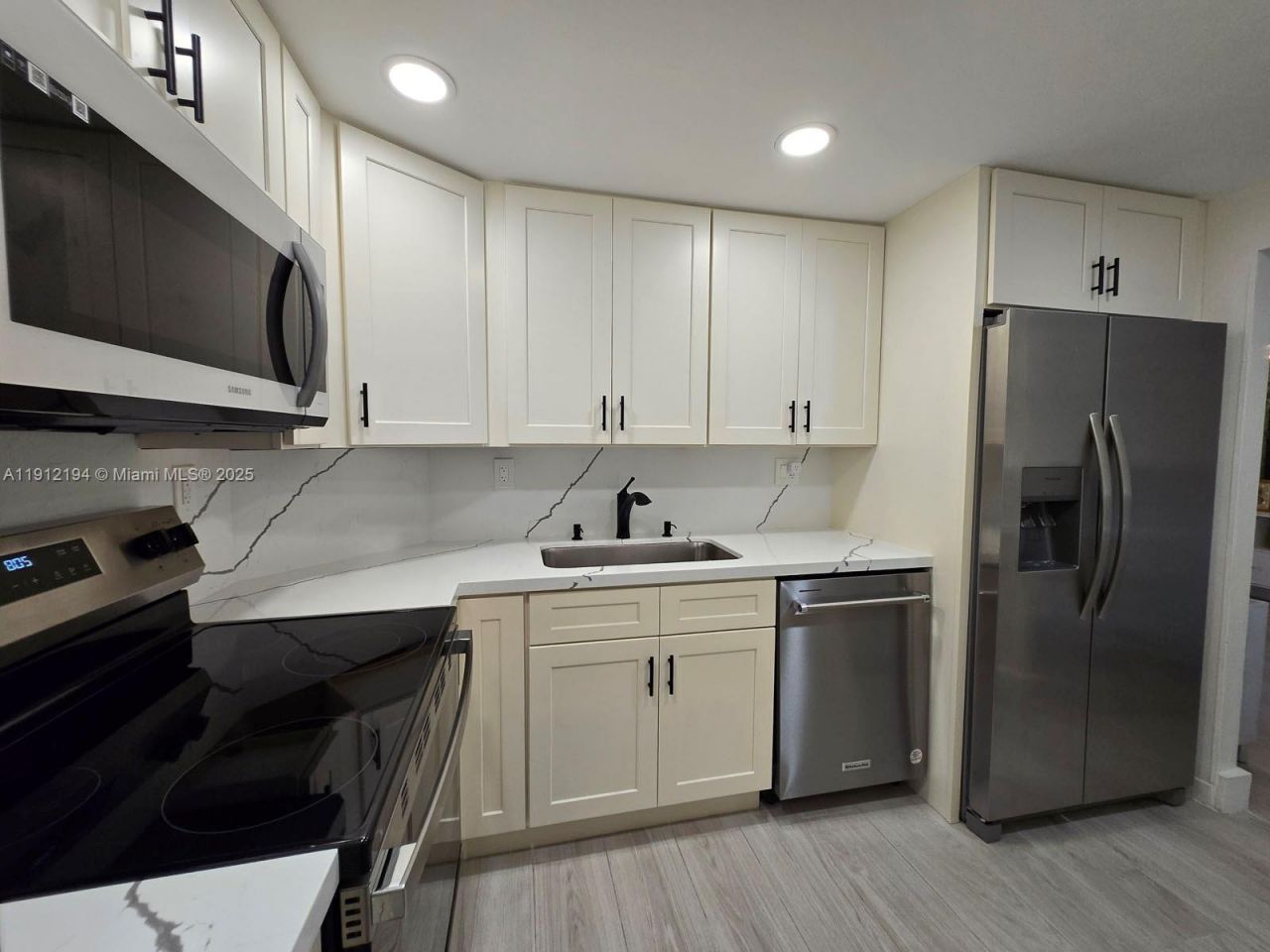 300 Bayview Dr, Unit 1611, Sunny Isles Beach, FL 33160 Photo