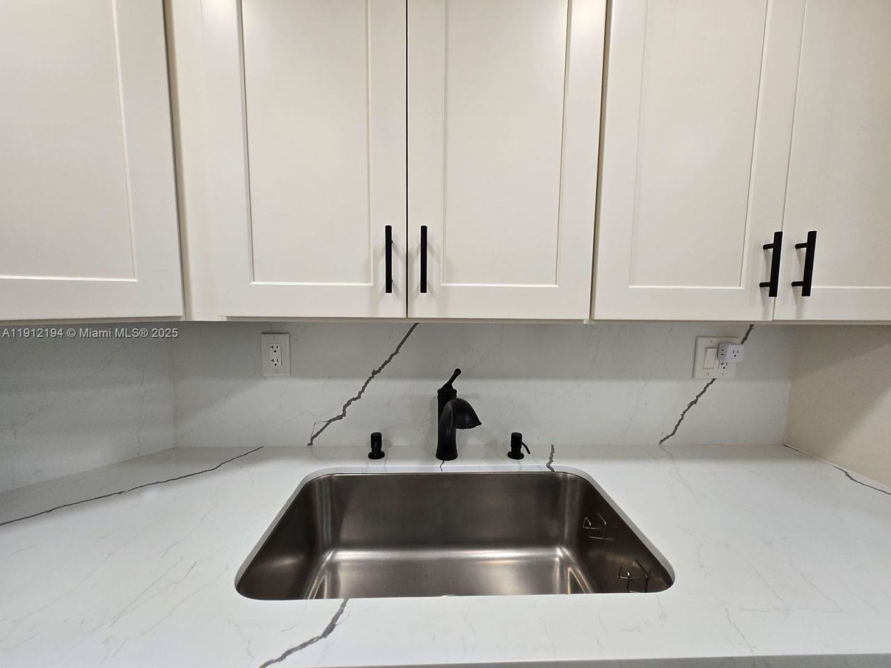 300 Bayview Dr, Unit 1611, Sunny Isles Beach, FL 33160 Photo