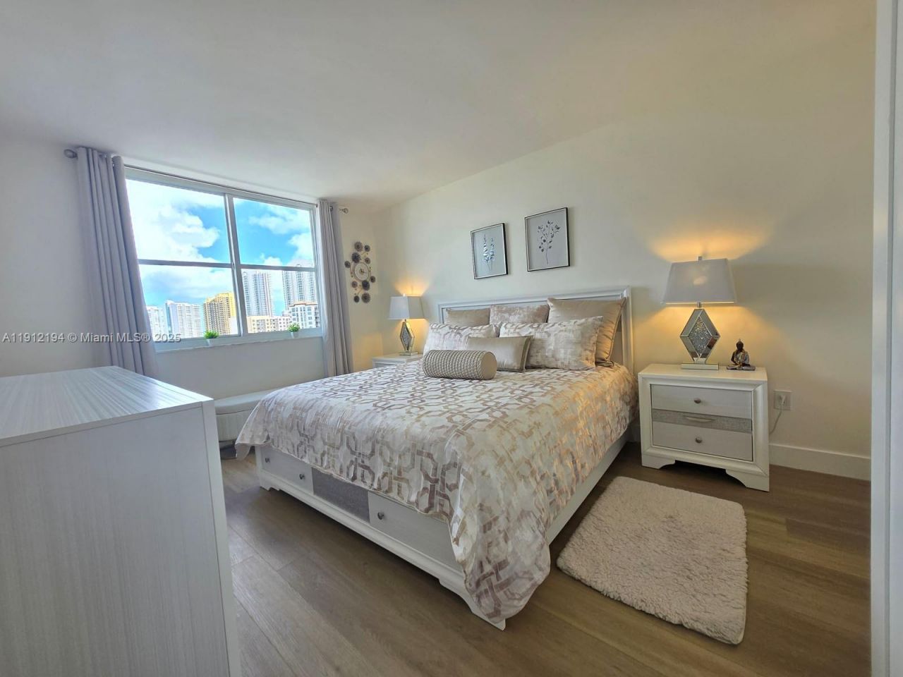 300 Bayview Dr, Unit 1611, Sunny Isles Beach, FL 33160 Photo