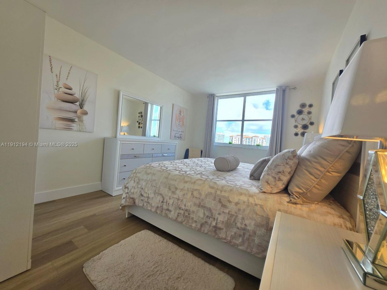 300 Bayview Dr, Unit 1611, Sunny Isles Beach, FL 33160 Photo