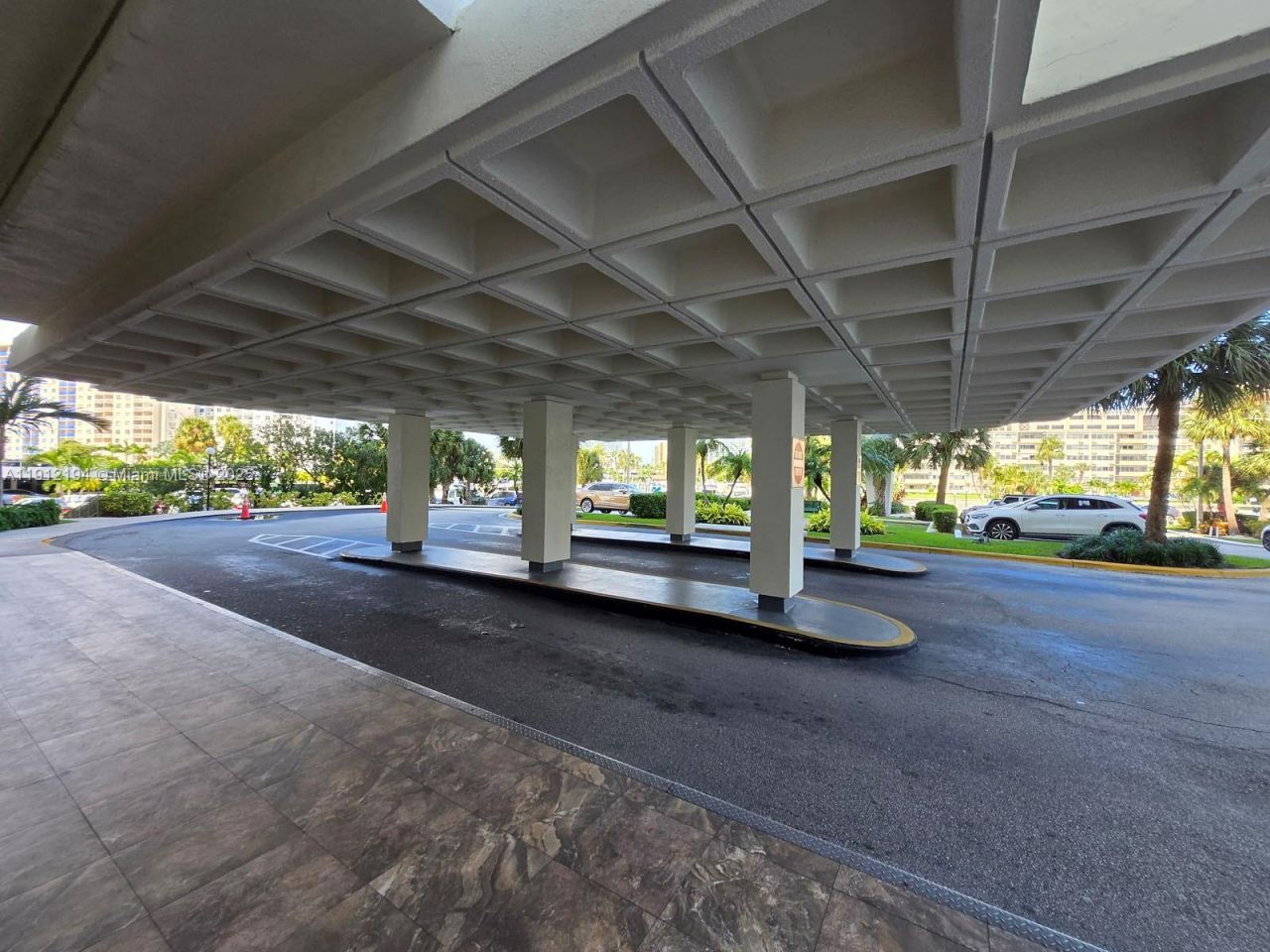 300 Bayview Dr, Unit 1611, Sunny Isles Beach, FL 33160 Photo