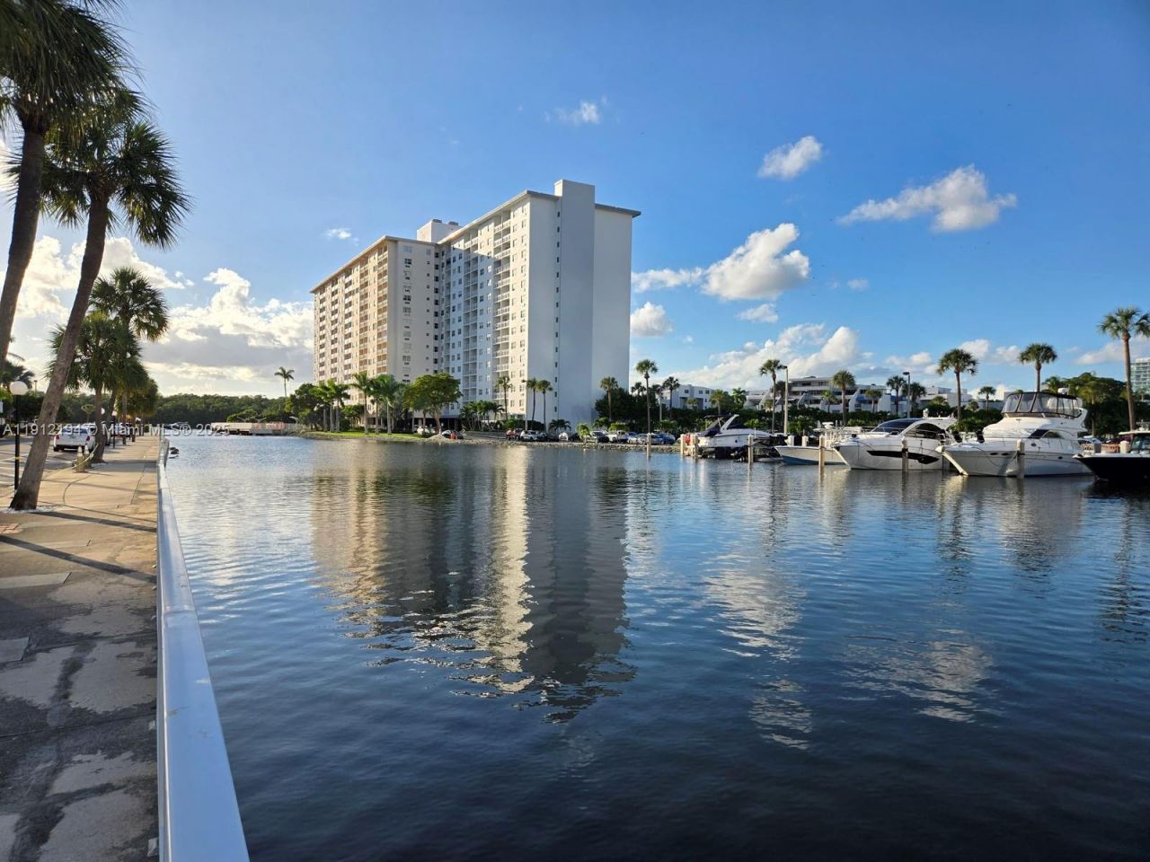 300 Bayview Dr, Unit 1611, Sunny Isles Beach, FL 33160 Photo