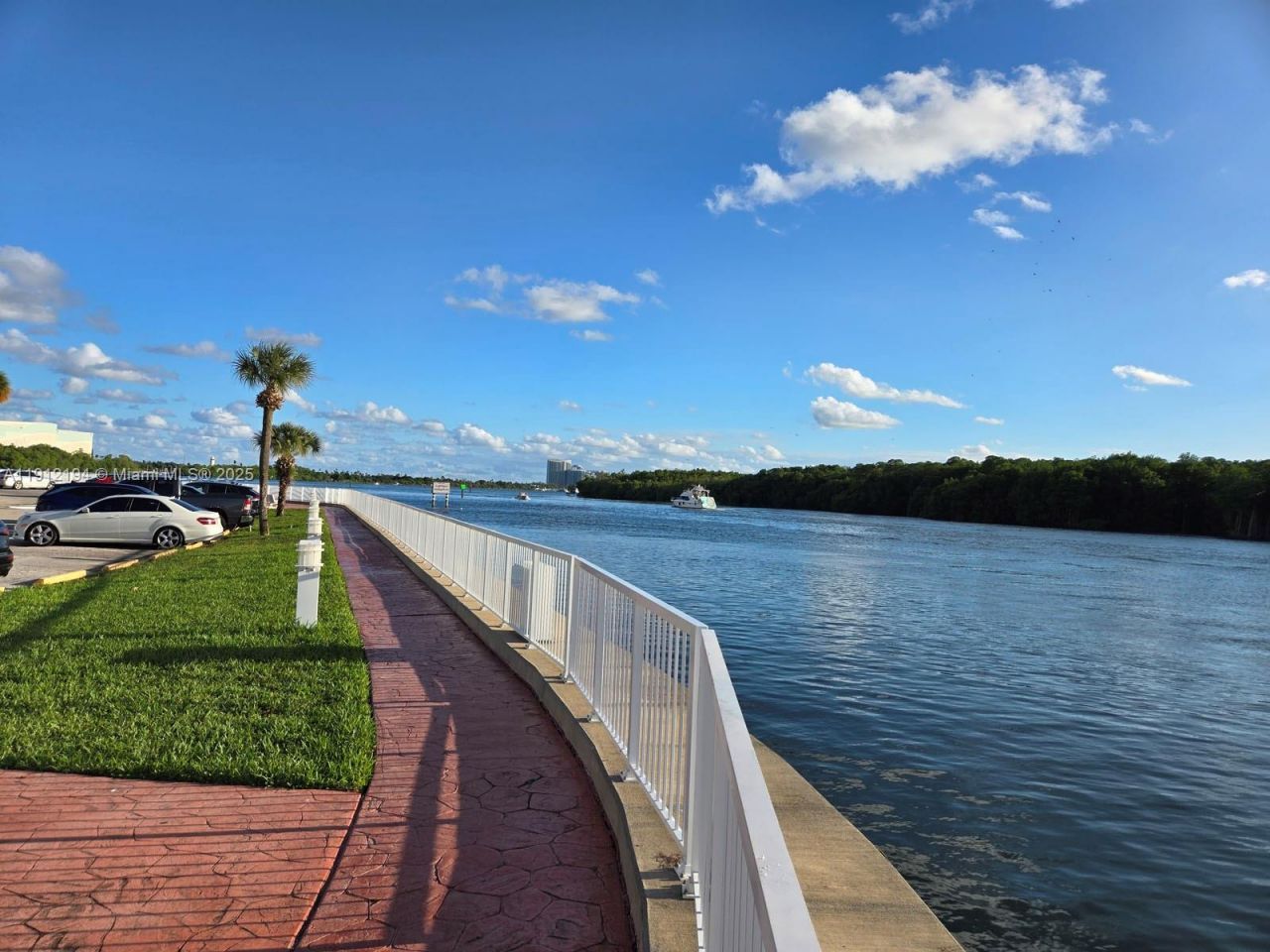 300 Bayview Dr, Unit 1611, Sunny Isles Beach, FL 33160 Photo