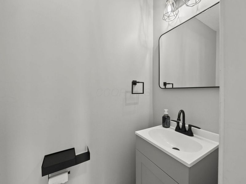 847 Claytonbend Drive, Galloway, OH 43119 Photo 16