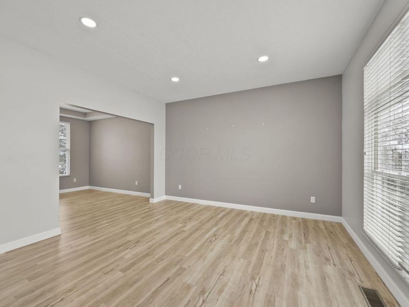 847 Claytonbend Drive, Galloway, OH 43119 Photo 5