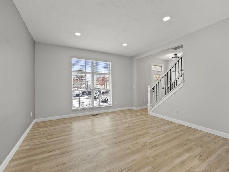 847 Claytonbend Drive, Galloway, OH 43119 Photo 6