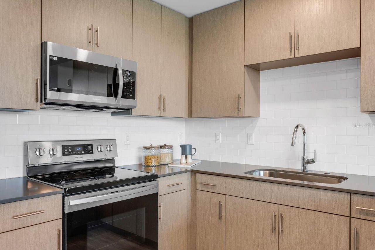 1709 N Tamiami Trail, Unit 503, Sarasota, FL 34234 Photo