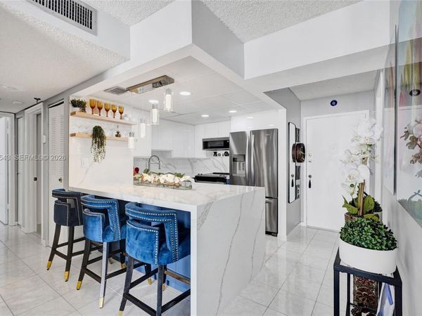 9686 Fontainebleau Blvd, Unit 507, Miami, FL 33172