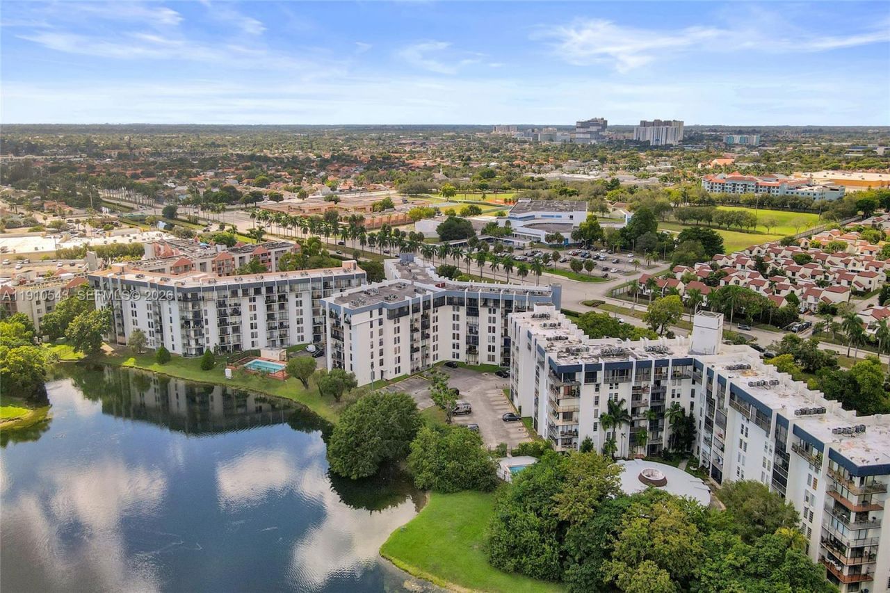 9686 Fontainebleau Blvd, Unit 507, Miami, FL 33172 Photo