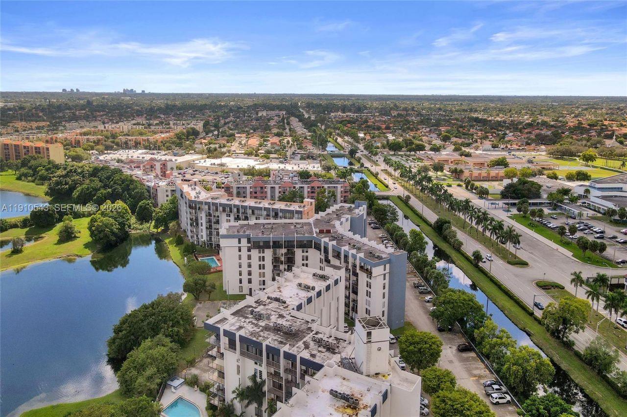 9686 Fontainebleau Blvd, Unit 507, Miami, FL 33172 Photo