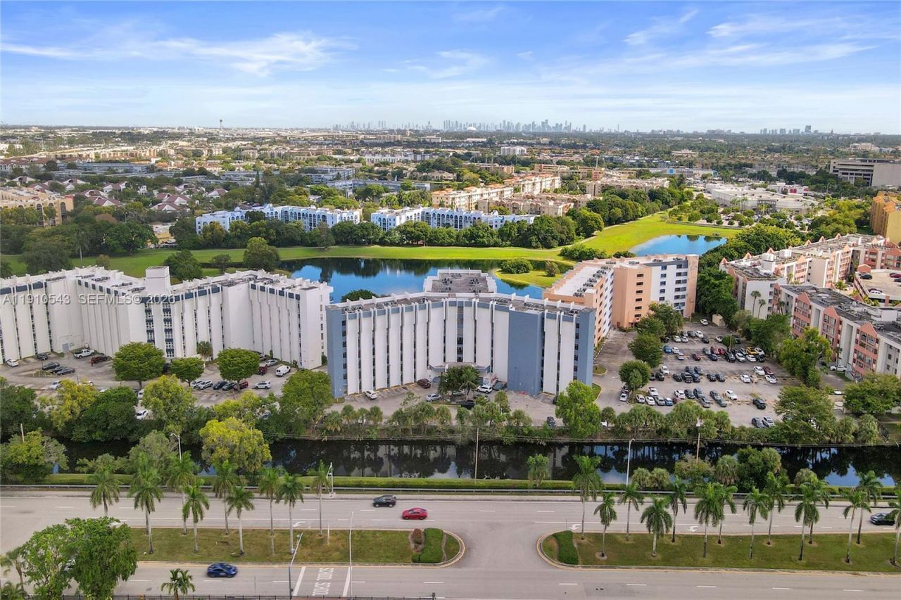 9686 Fontainebleau Blvd, Unit 507, Miami, FL 33172 Photo