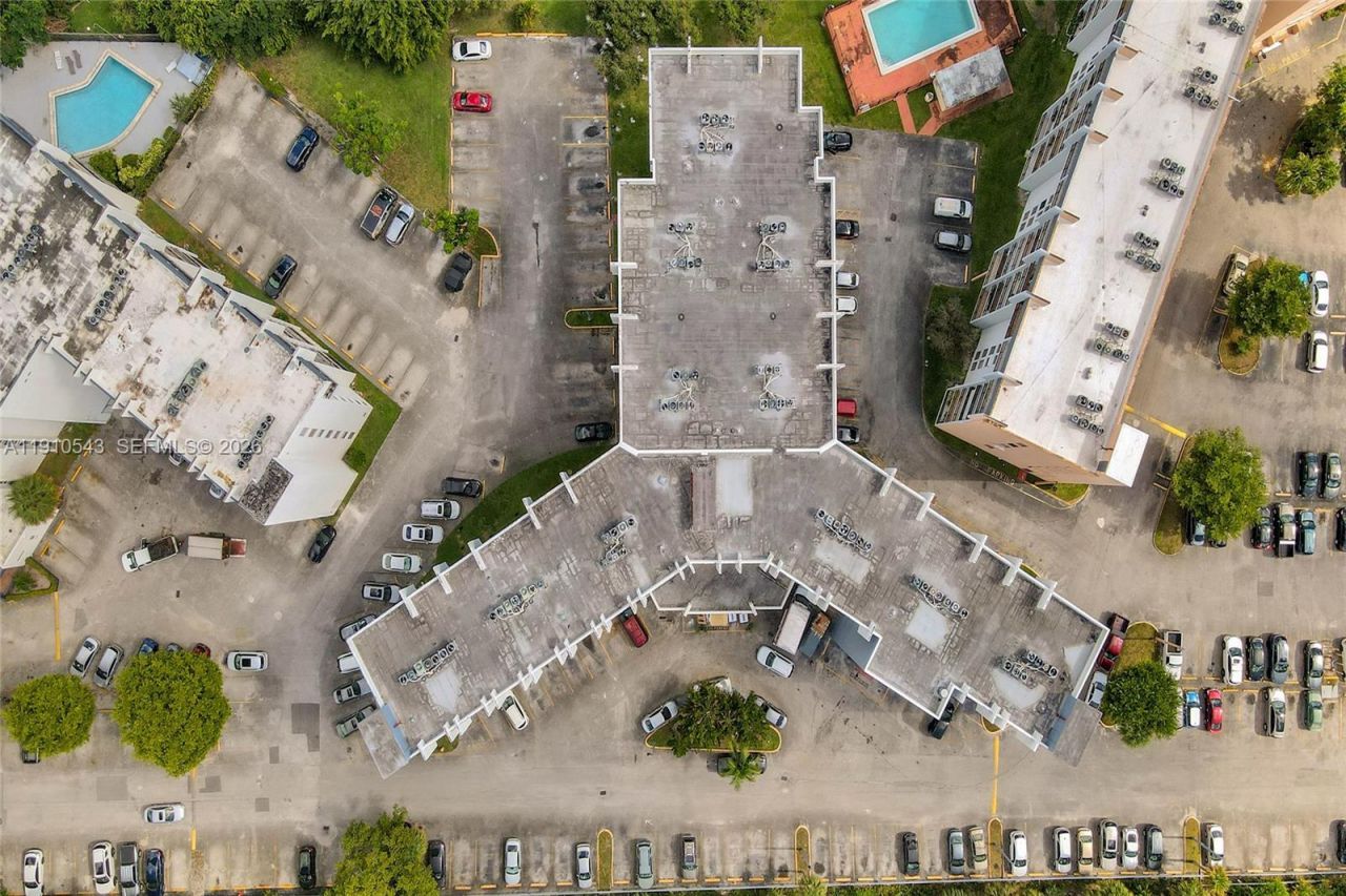 9686 Fontainebleau Blvd, Unit 507, Miami, FL 33172 Photo