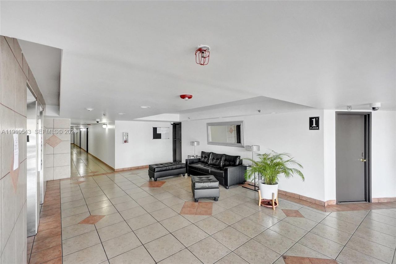 9686 Fontainebleau Blvd, Unit 507, Miami, FL 33172 Photo