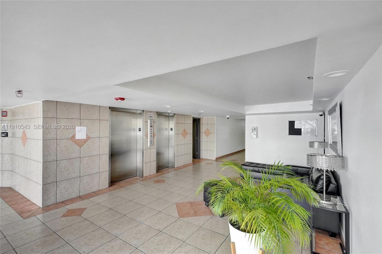 9686 Fontainebleau Blvd, Unit 507, Miami, FL 33172 Photo