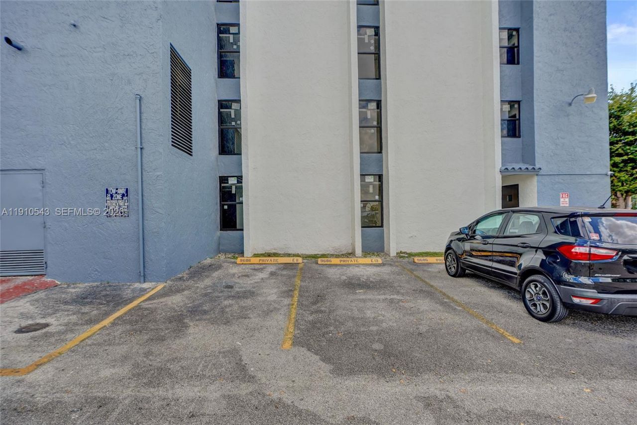 9686 Fontainebleau Blvd, Unit 507, Miami, FL 33172 Photo