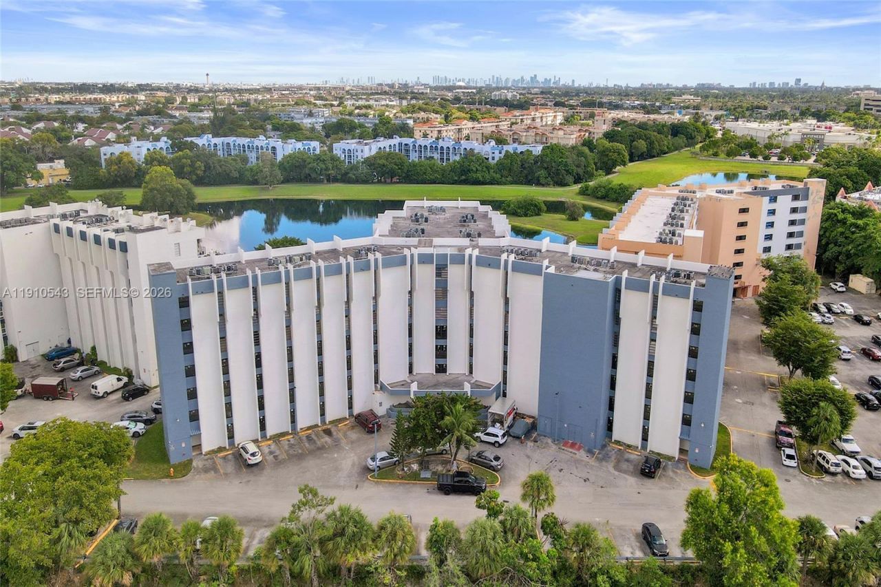 9686 Fontainebleau Blvd, Unit 507, Miami, FL 33172 Photo