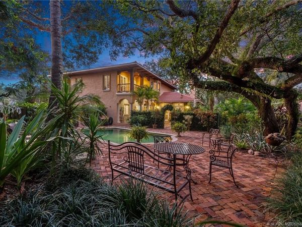 2 Sabal Court, Sewalls Point, FL 34996