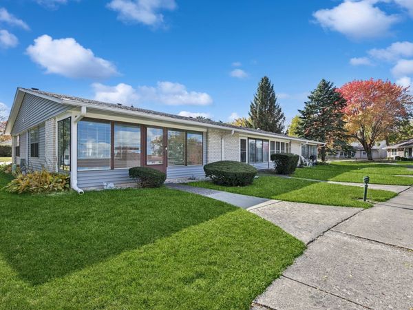 7411 Leisure Village Avenue, Unit 7411, Fox Lake, IL 60020