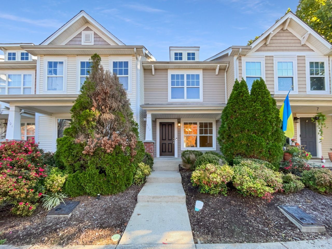 502 Bradburn Village Cir, Antioch, TN 37013 Main Photo