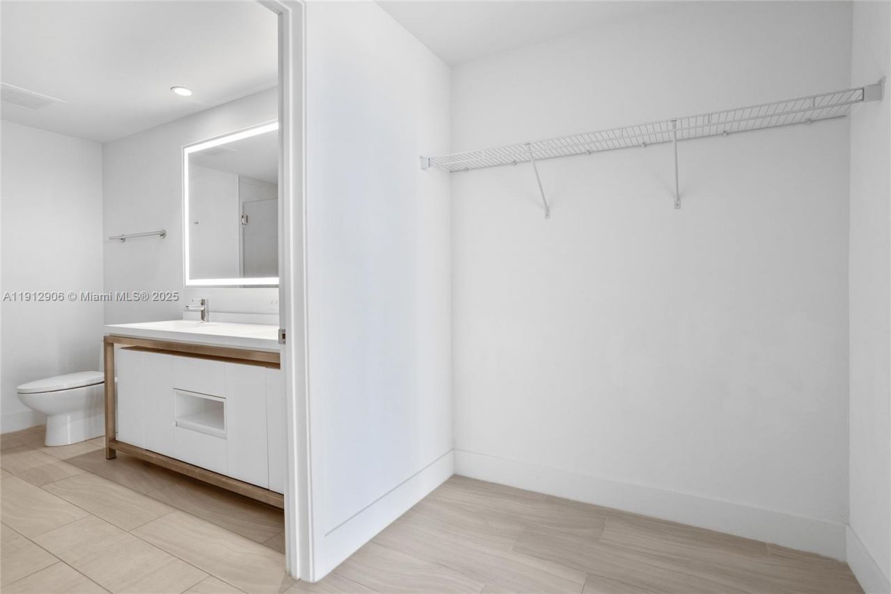 2000 Metropica Way, Unit 2504, Sunrise, FL 33323 Photo