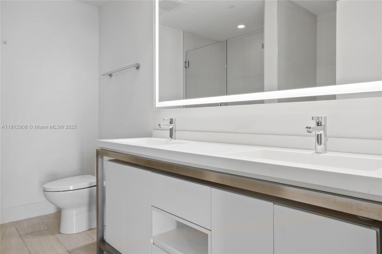 2000 Metropica Way, Unit 2504, Sunrise, FL 33323 Photo