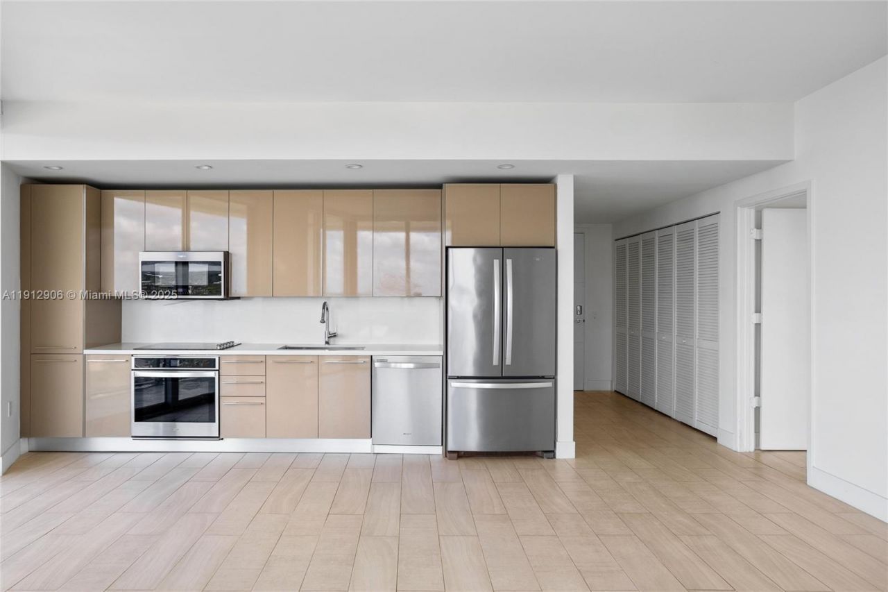 2000 Metropica Way, Unit 2504, Sunrise, FL 33323 Photo