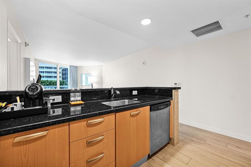 505 N Ft Lauderdale Bch Boulevard, Unit 713, Fort Lauderdale, FL 33304 Photo