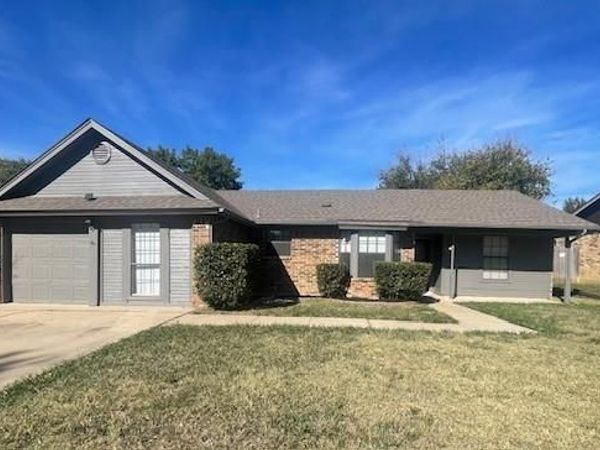 6413 Alta Vista Drive, Watauga, TX 76148