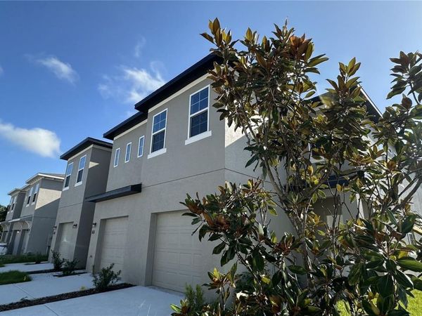 615 LAKE SHORE PARKWAY, DAVENPORT, FL 33896