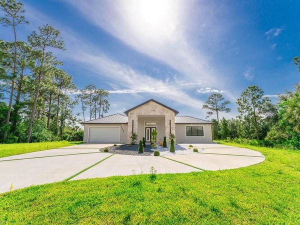 717 Calvin AVE , LEHIGH ACRES, FL 33972