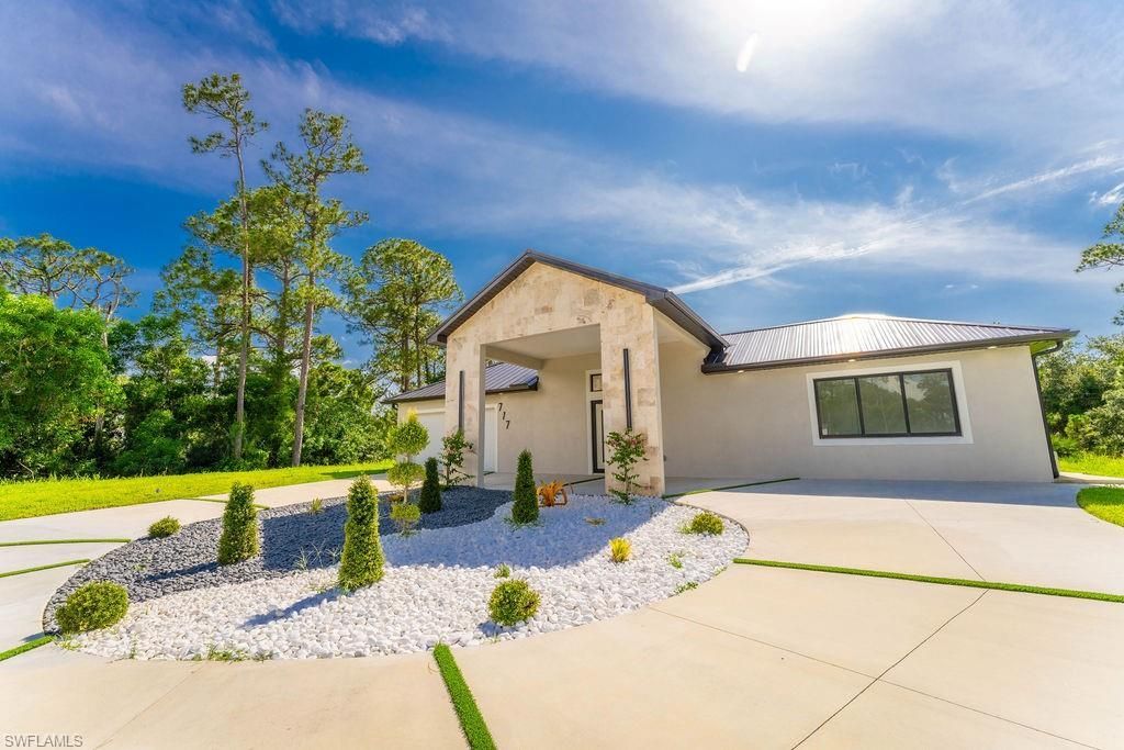 717 Calvin Ave , Lehigh Acres, FL 33972 Photo