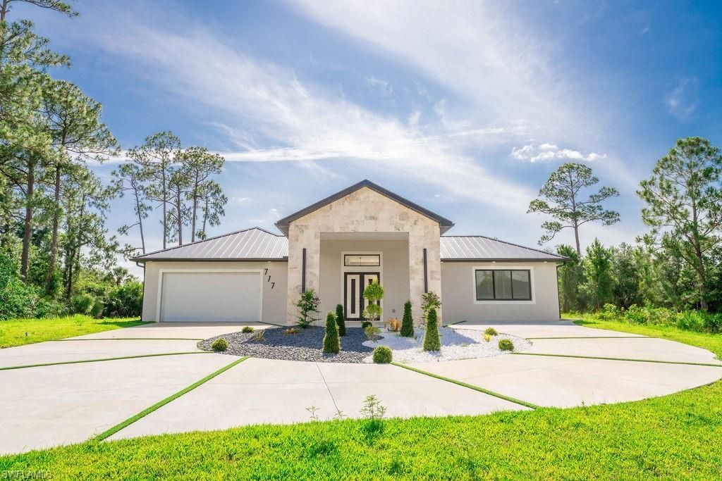 717 Calvin Ave , Lehigh Acres, FL 33972 Photo
