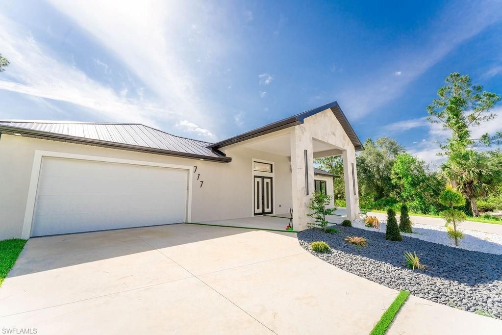 717 Calvin Ave , Lehigh Acres, FL 33972 Photo