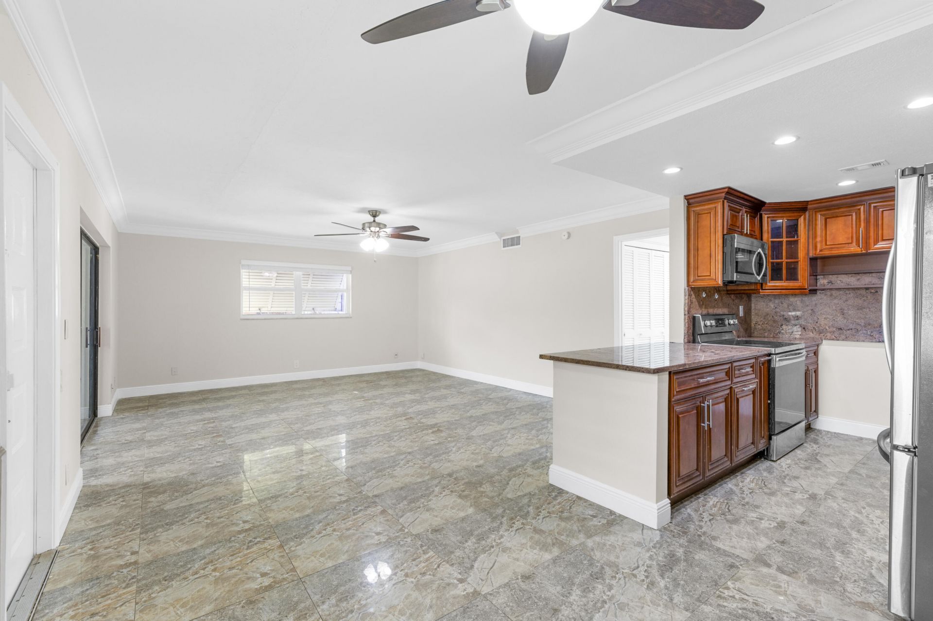 111 Lake Avenue, Unit 8, Lake Worth Beach, FL 33460 Photo