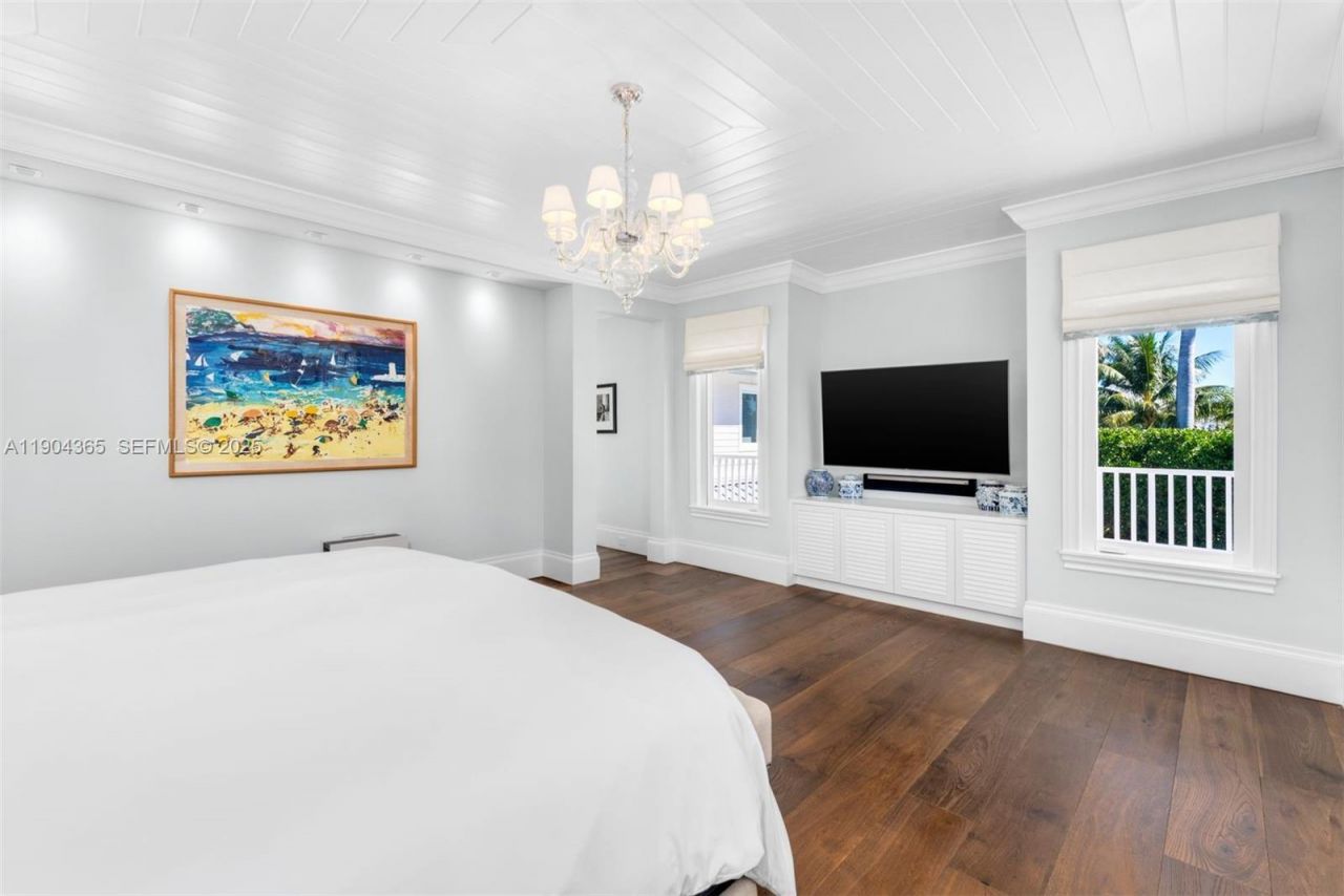 2500 Regatta Ave, Miami Beach, FL 33140 Photo