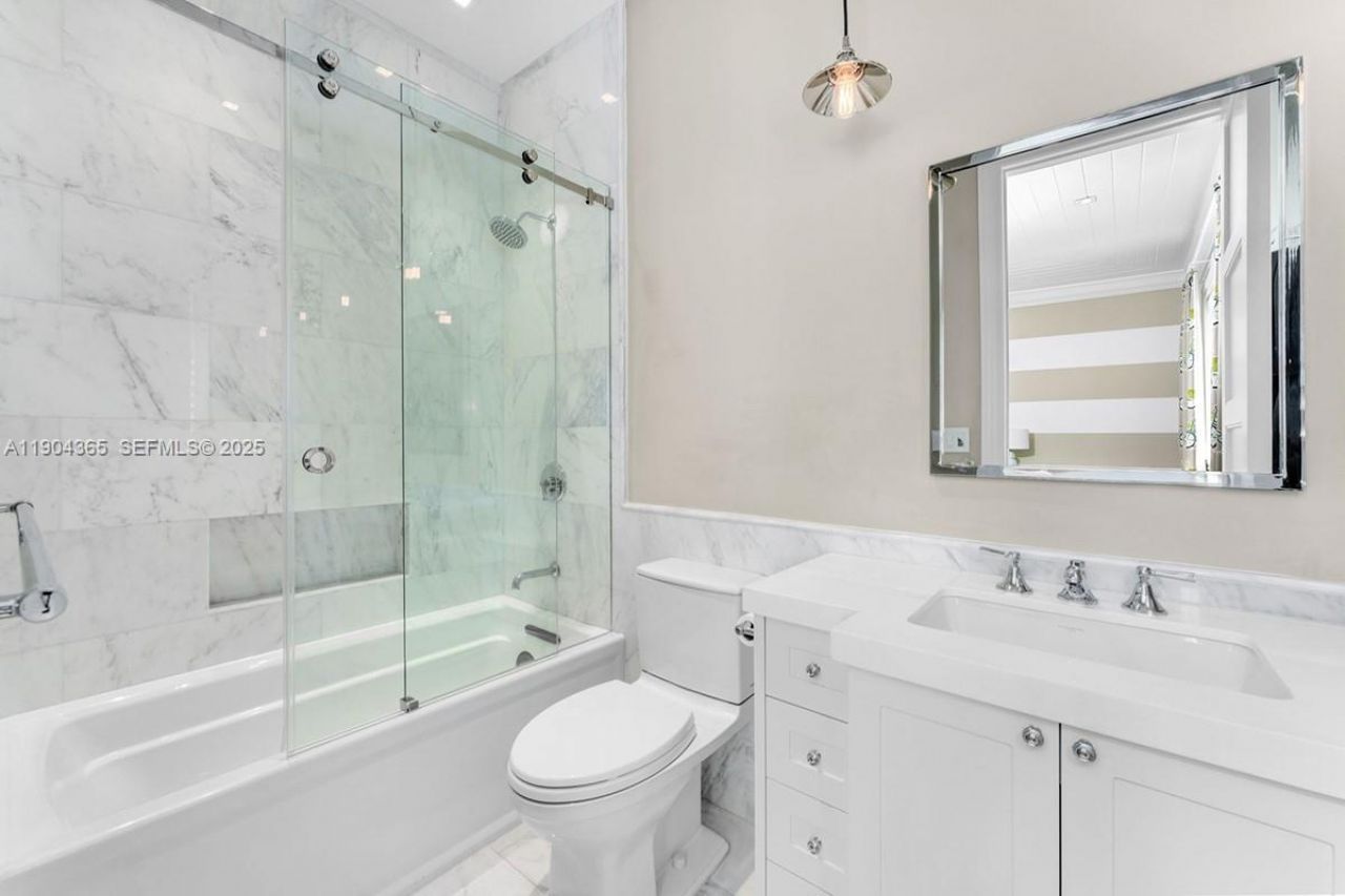 2500 Regatta Ave, Miami Beach, FL 33140 Photo