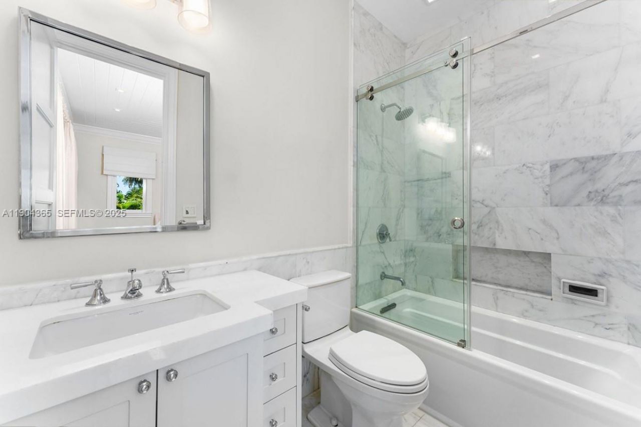 2500 Regatta Ave, Miami Beach, FL 33140 Photo