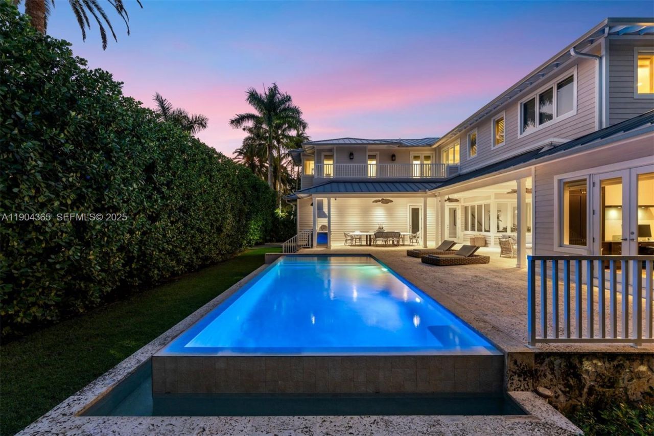 2500 Regatta Ave, Miami Beach, FL 33140 Photo