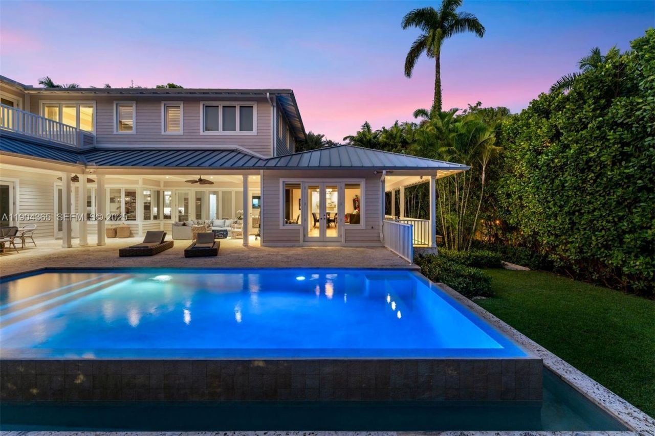 2500 Regatta Ave, Miami Beach, FL 33140 Photo