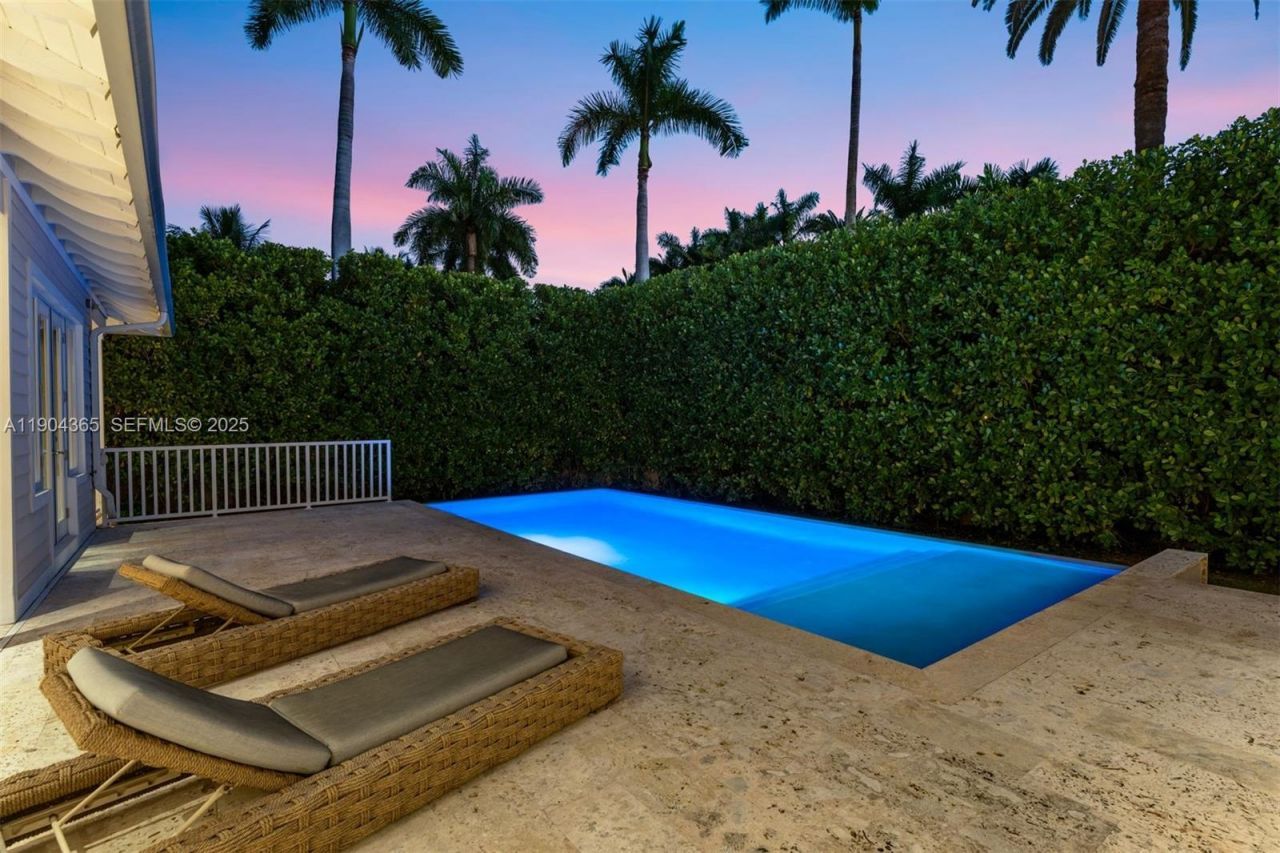 2500 Regatta Ave, Miami Beach, FL 33140 Photo