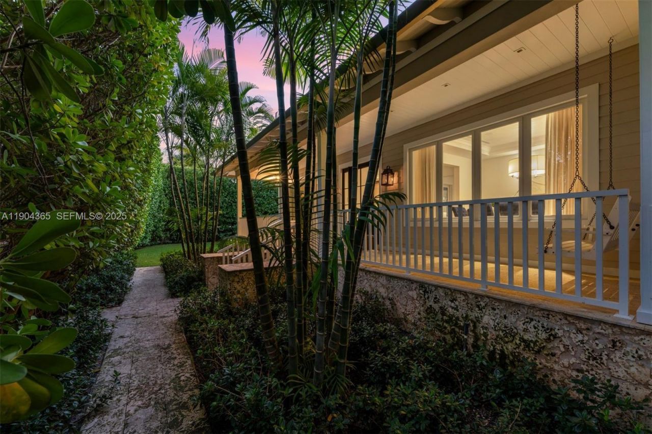 2500 Regatta Ave, Miami Beach, FL 33140 Photo