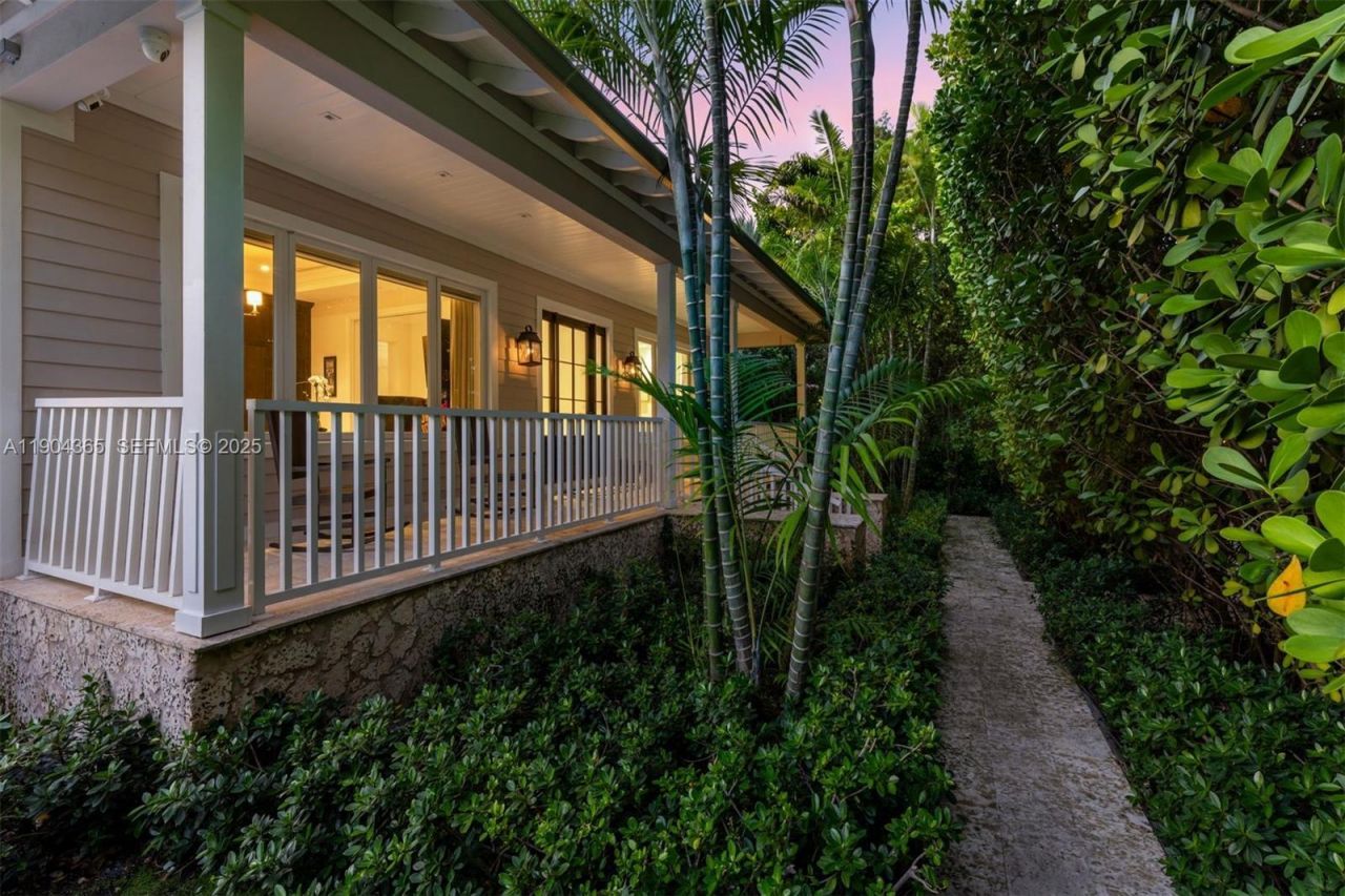 2500 Regatta Ave, Miami Beach, FL 33140 Photo