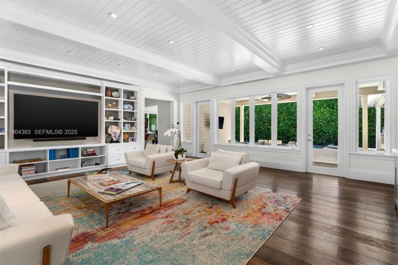 2500 Regatta Ave, Miami Beach, FL 33140 Photo