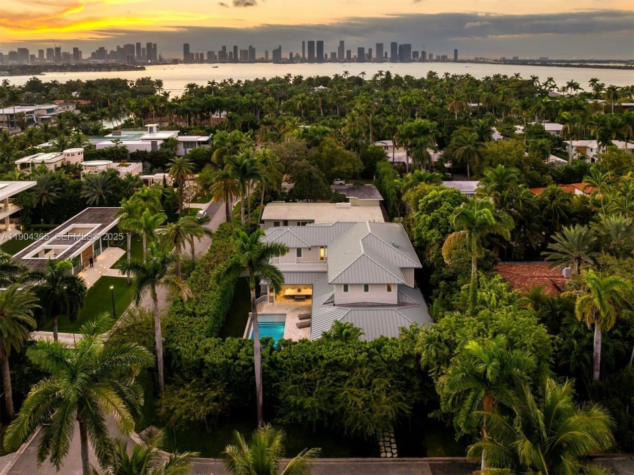 2500 Regatta Ave, Miami Beach, FL 33140 Photo