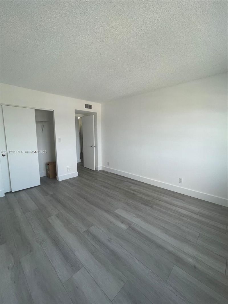 900 NE 18th Ave, Unit 1004, Fort Lauderdale, FL 33304 Photo