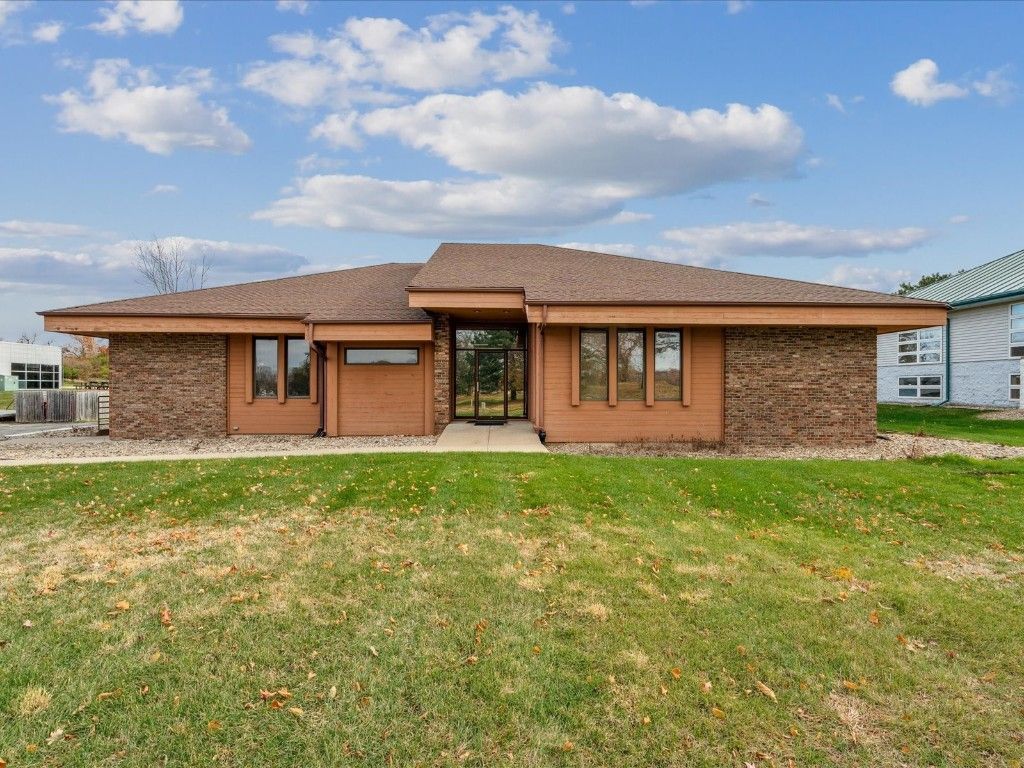 3900 River Ridge Dr NE #a, Cedar Rapids, IA 52402 Main Photo